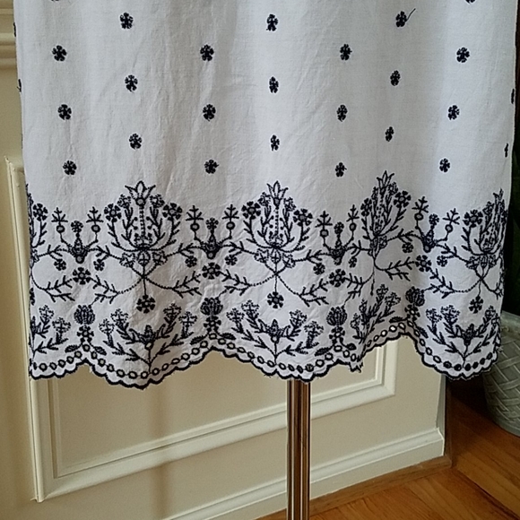 Dress - Picture 2 of 5